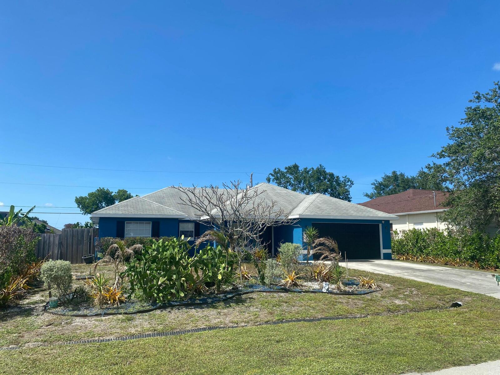 Property Photo: 701 SW Sarazen Avenue FL 34953