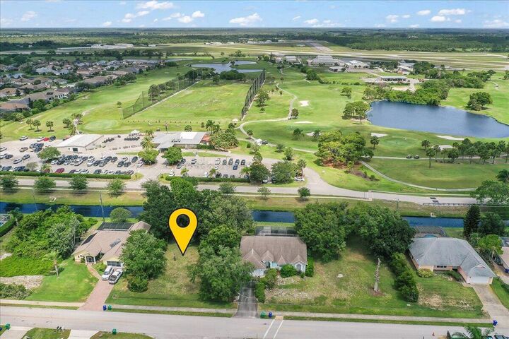 Property Photo: 294 Main Street FL 32958