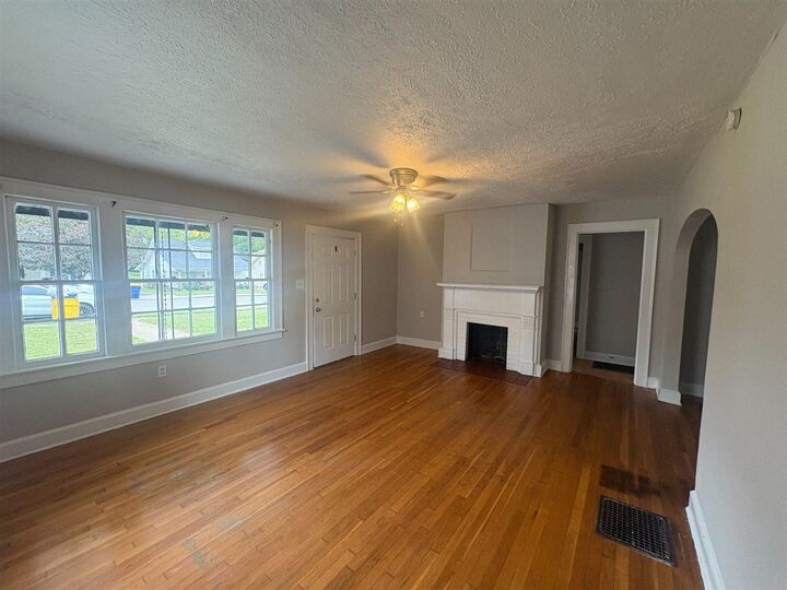 Property Photo:  1305 Nutwood Street  KY 42104 