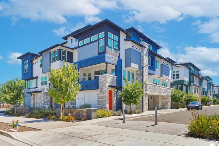 Property Photo: 5767 Iron Horse Parkway B CA 94568