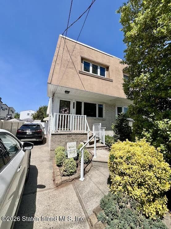 Property Photo:  246 Fahy Avenue  NY 10314 