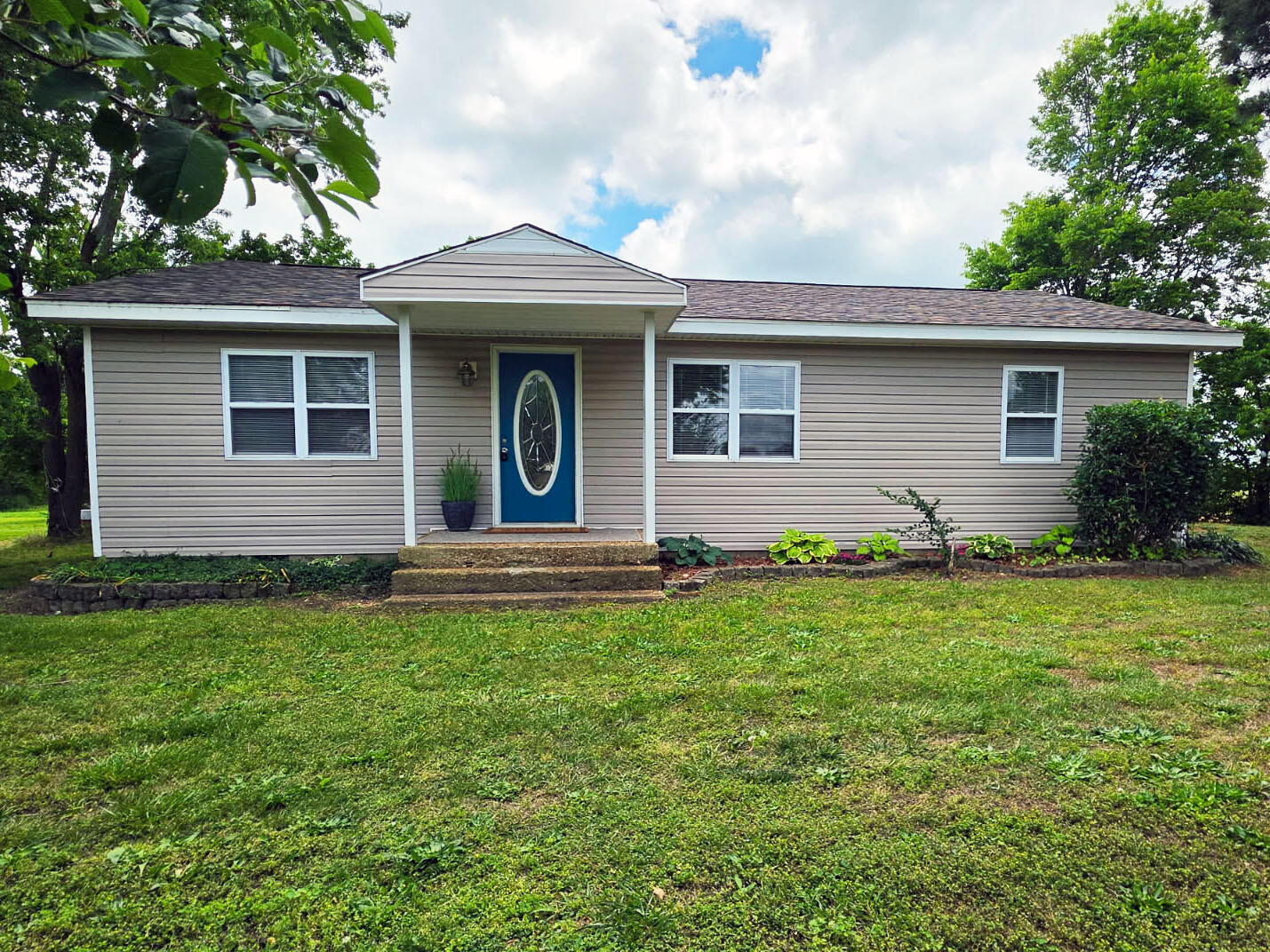 Property Photo:  109 Manilla Street  MO 65692 