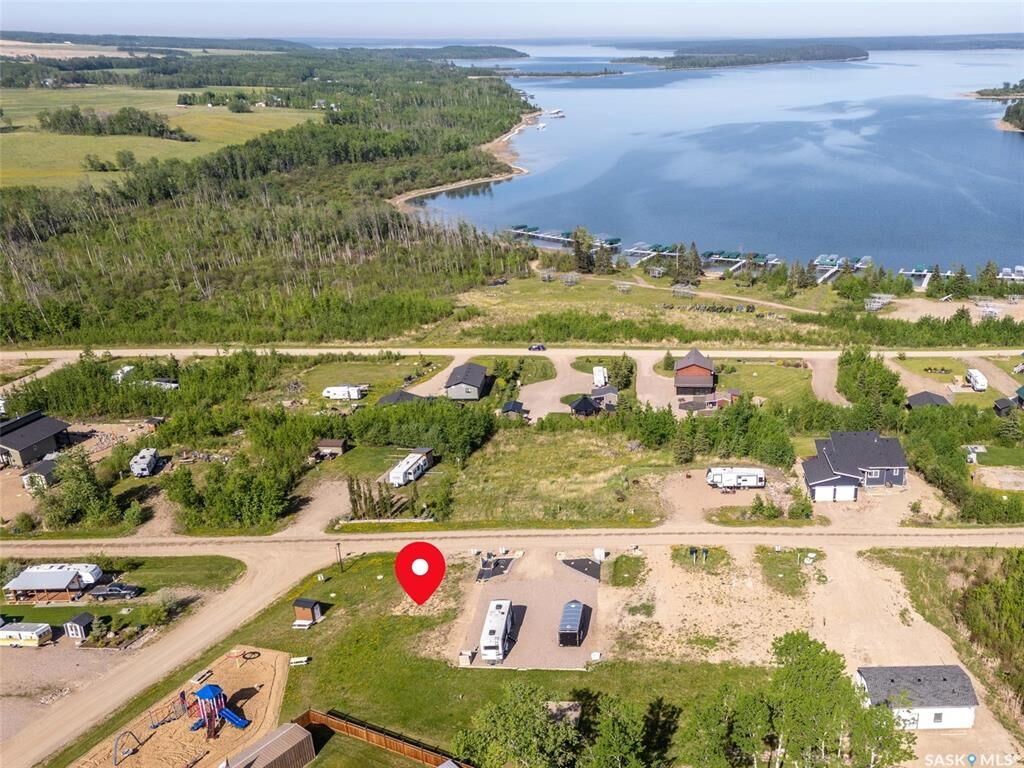 Property Photo:  917 Diamond Willow Drive  SK S0M 1A0 