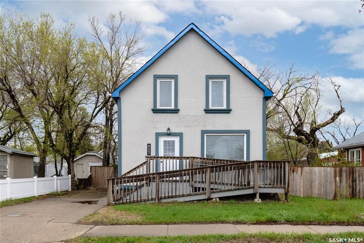 Property Photo: 453 Lillooet Street W SK S6H 4Z4