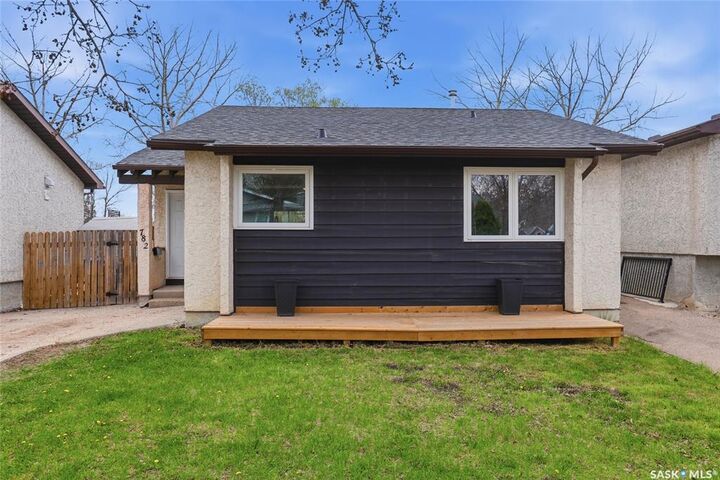 Property Photo: 782 Hayworth Crescent N SK S4X 1Y1