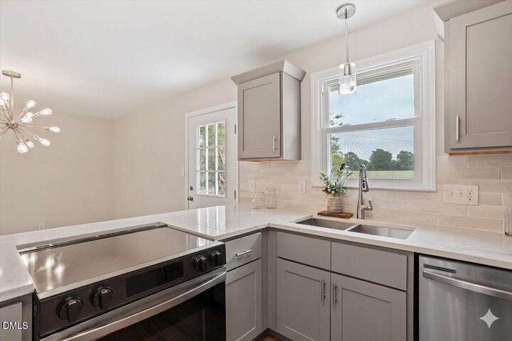 Property Photo:  601 West Street  NC 27576 