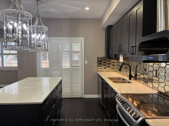 Property Photo:  34 Alaskan Heights  ON L9J 0H9 