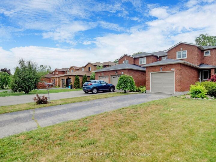 Photo de la propriété: 1366 Treeland Street ON L7R 4P4