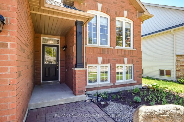 Property Photo:  31 Princess Point Drive  ON L9Z 3C2 
