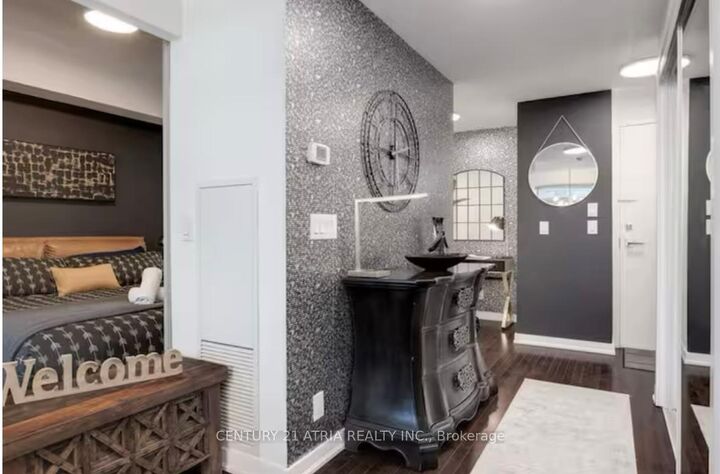 Property Photo: 14 York Street 512 ON M5J 0B1