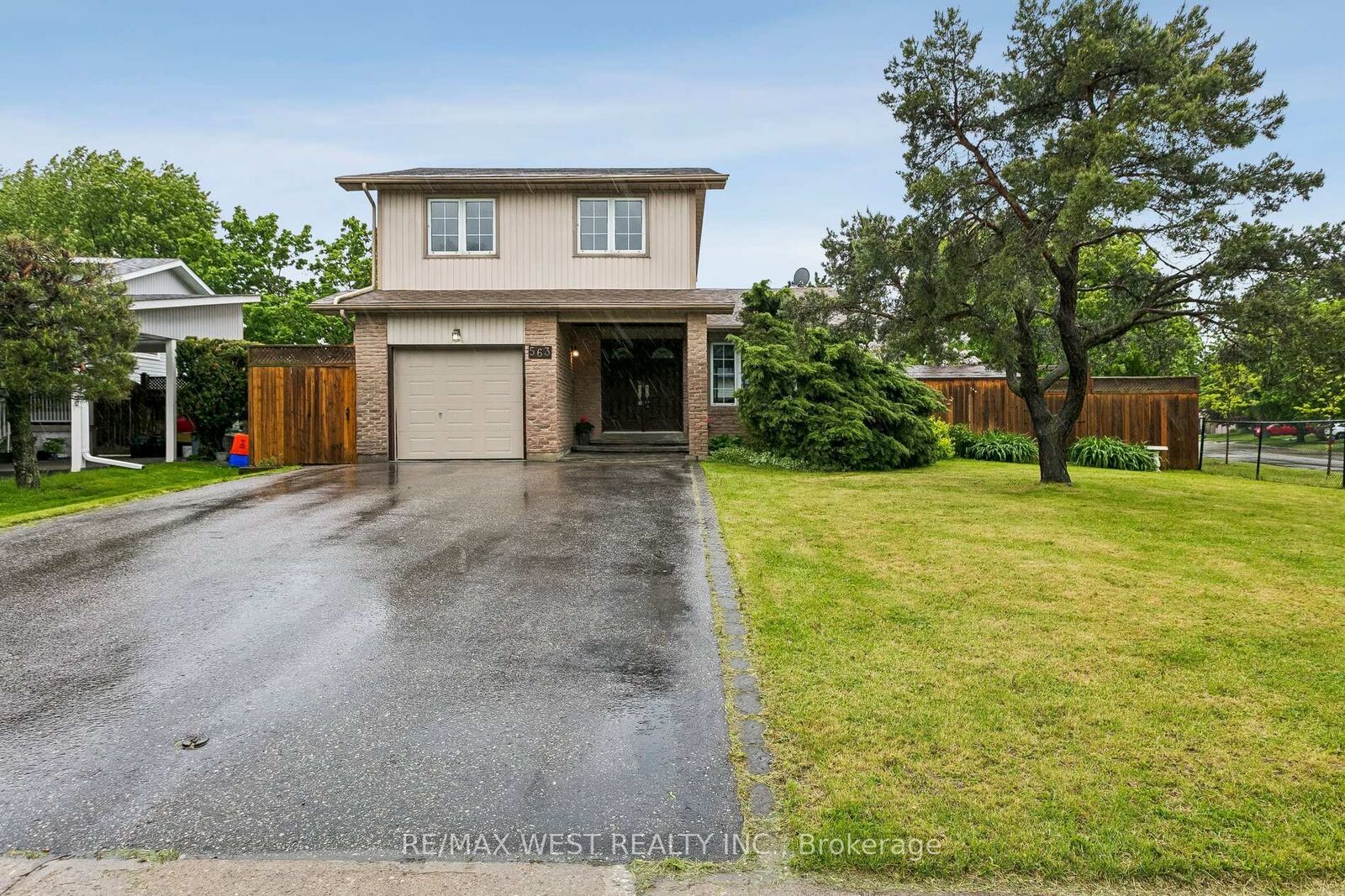 Property Photo: 563 Joyce Boulevard ON L9T 3C7