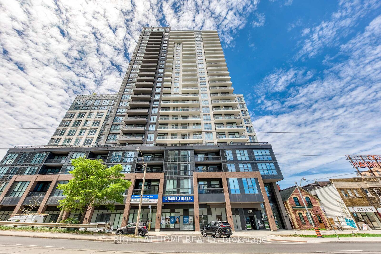 Property Photo: 286 Main Street 619 ON M4C 0B3