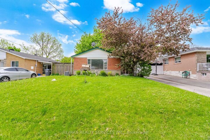 27 Hadrina Street — photo 1