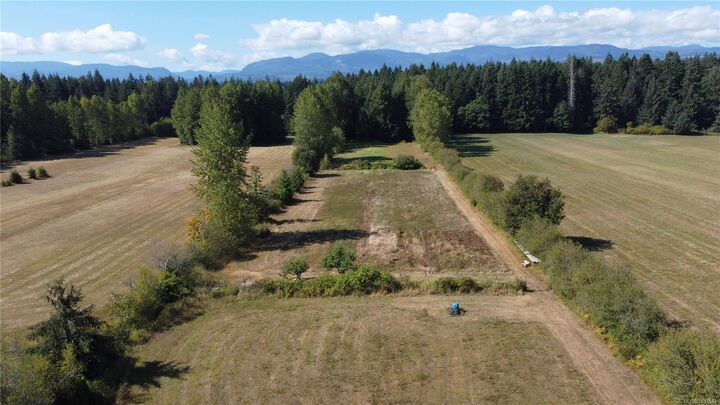 Property Photo: 5835 Island Hwy N BC V9J 1T3