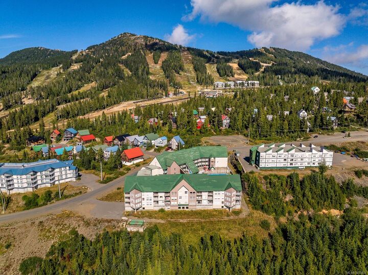 Property Photo: 1201 Henry Rd #502 BC V9N 7P2
