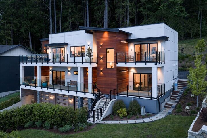 10900 Greenpark Dr — photo 1