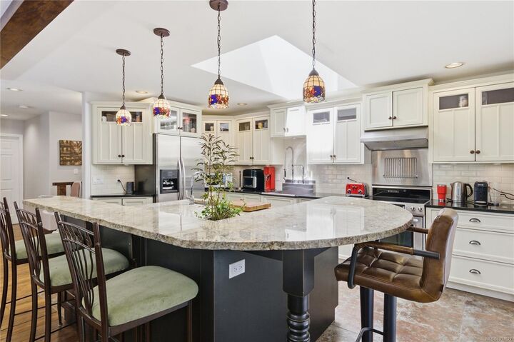 Property Photo: 3555 Dougan Dr BC V0R 1L0