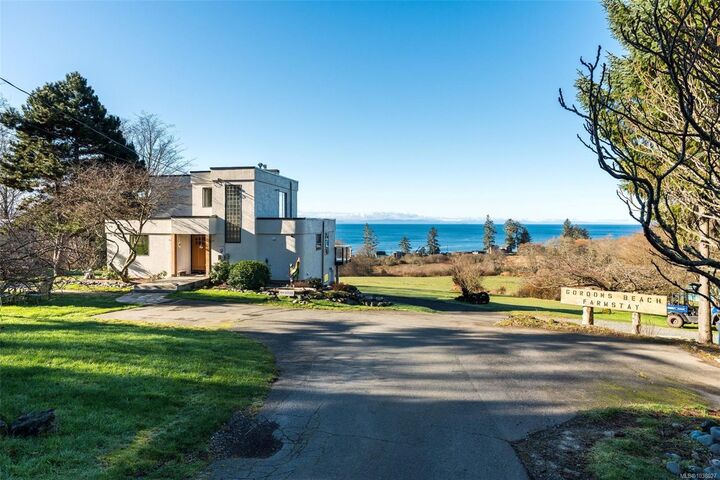 4537 Otter Point Rd — photo 1