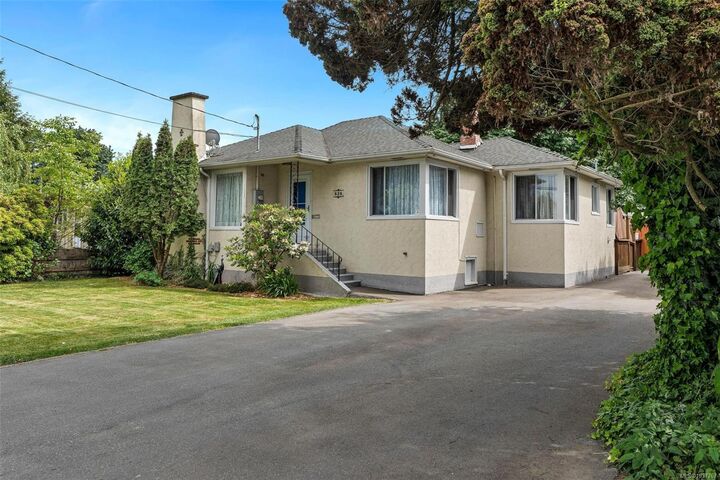 636 Coronation Ave — photo 1
