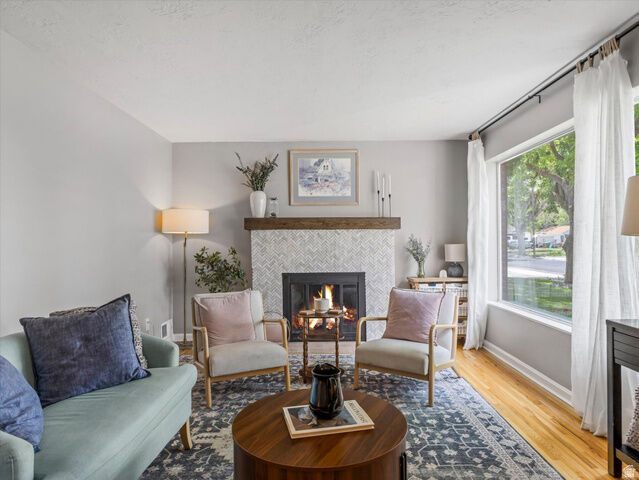 Property Photo: 419 E Hillside Dr UT 84107