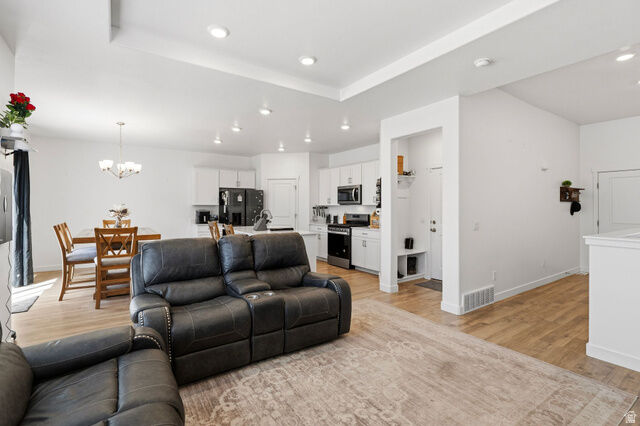 Property Photo: 22 N Chadwick Cir UT 84029