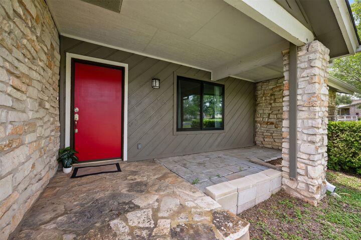 Property Photo:  1600 Pin Oak Lane  TX 78681 