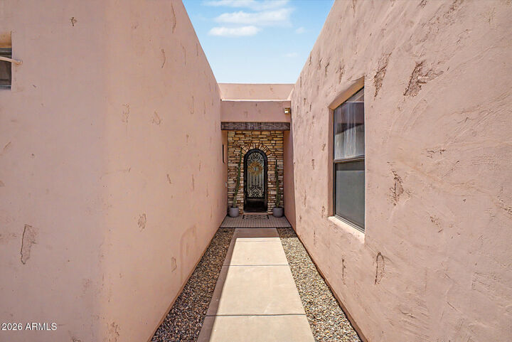 Property Photo: 1535 E Kings Court AZ 85234