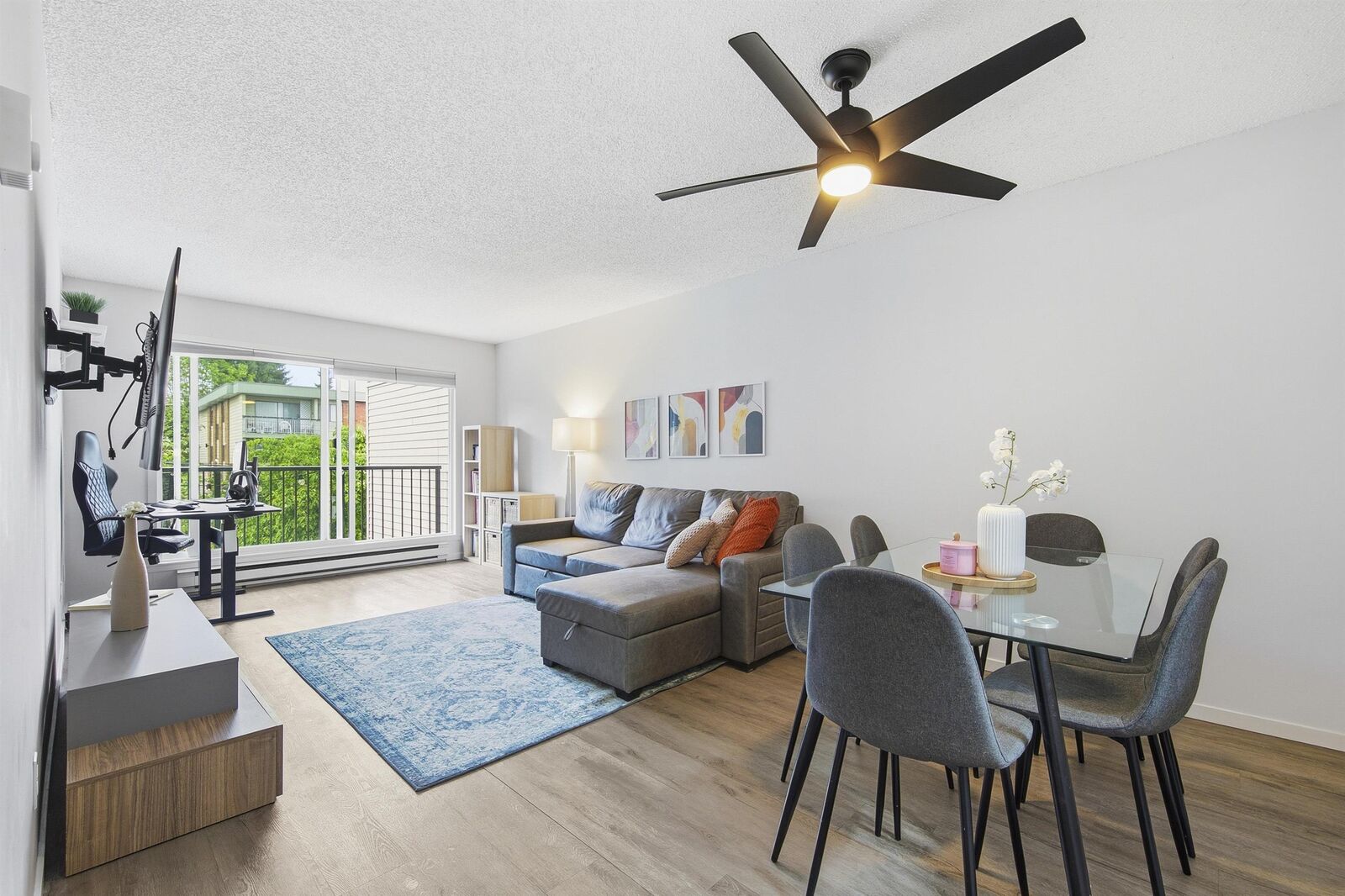 Property Photo:  1050 Howie Avenue 305  BC V3J 1T6 