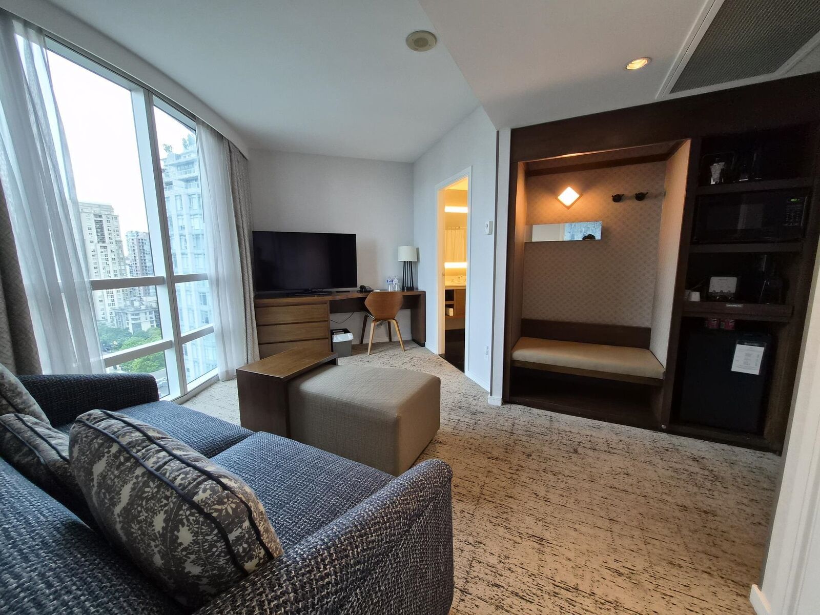 Property Photo: 433 Robson Street 1801 BC V6B 6L9