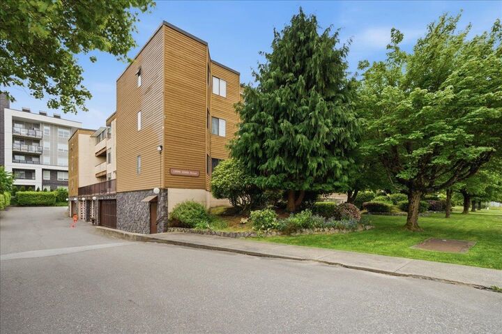 Property Photo:  11900 228 Street 24  BC V2X 6L9 