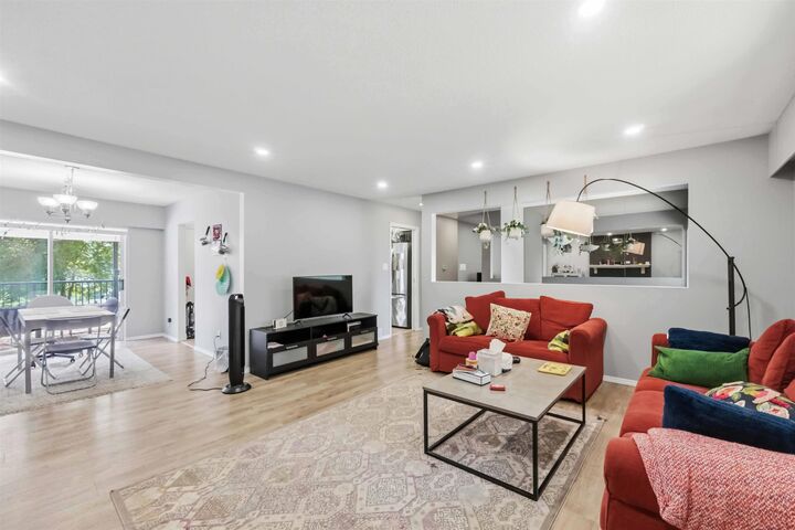 Property Photo: 19536 118B Avenue BC V3Y 1L3