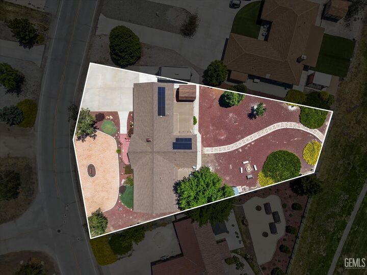 Property Photo: 29980 Pinedale Drive CA 93561