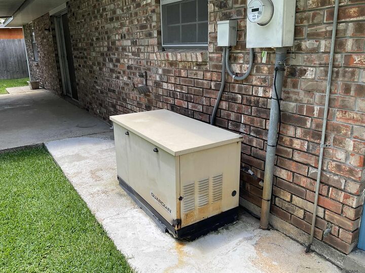 Property Photo: 16040 Morel Ave LA 70817