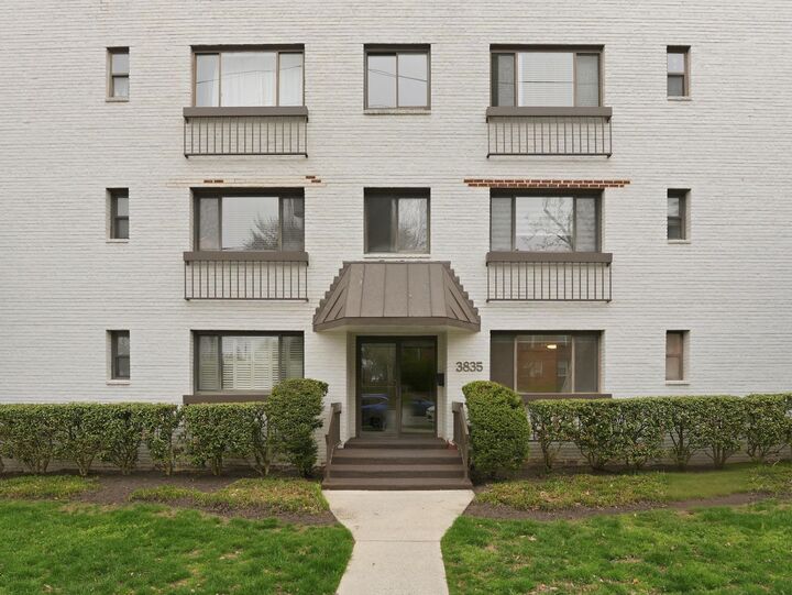 Property Photo: 3835 Davis Place NW 2 DC 20007