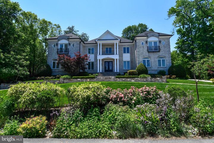 Property Photo: 7808 Southdown Road VA 22308