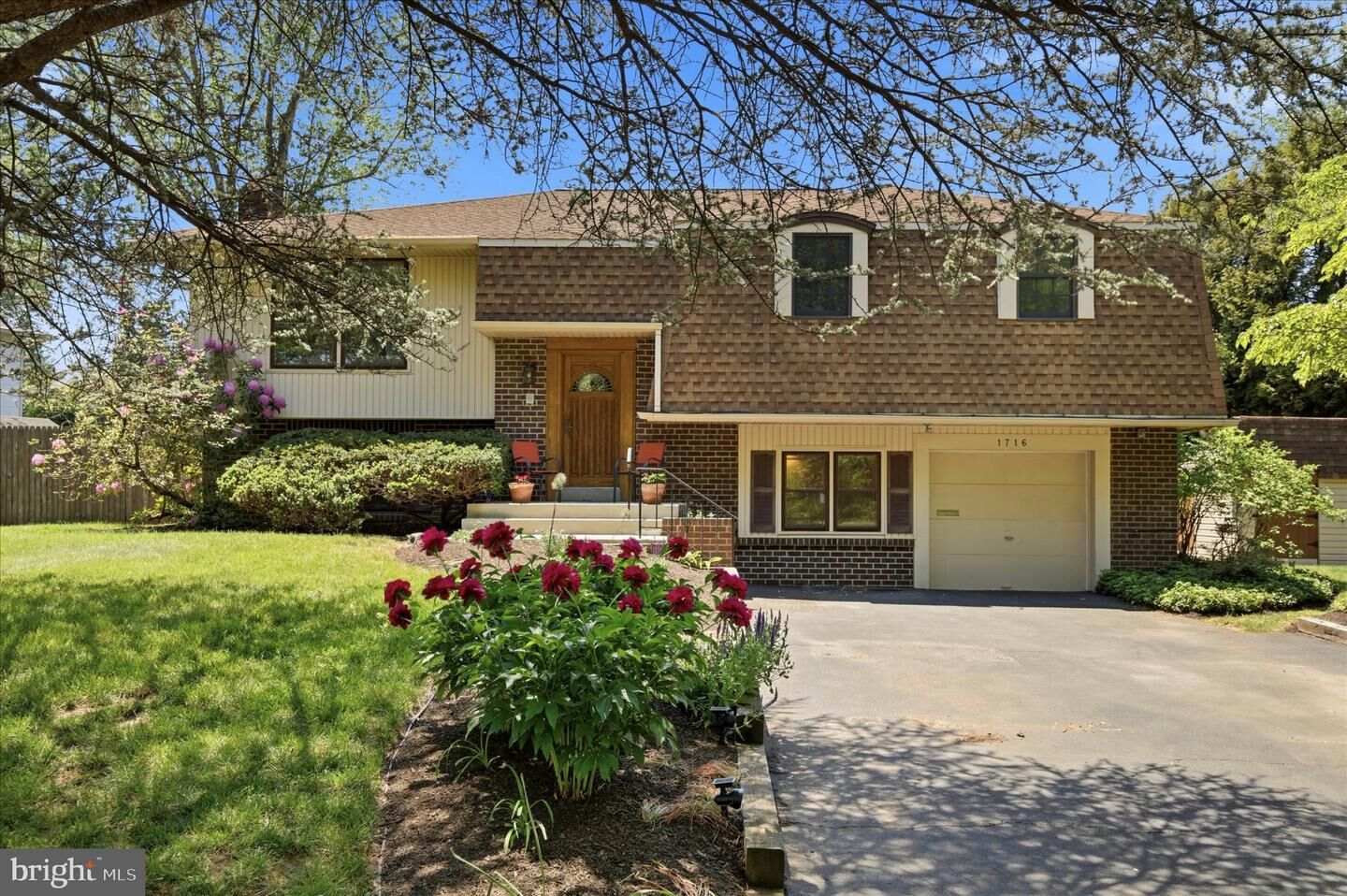 Property Photo: 1716 Triumphe Way PA 18976