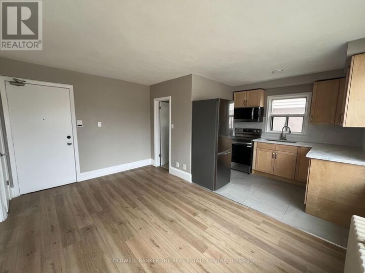 Property Photo:  108 Grandville Avenue 7  ON M6N 4V2 
