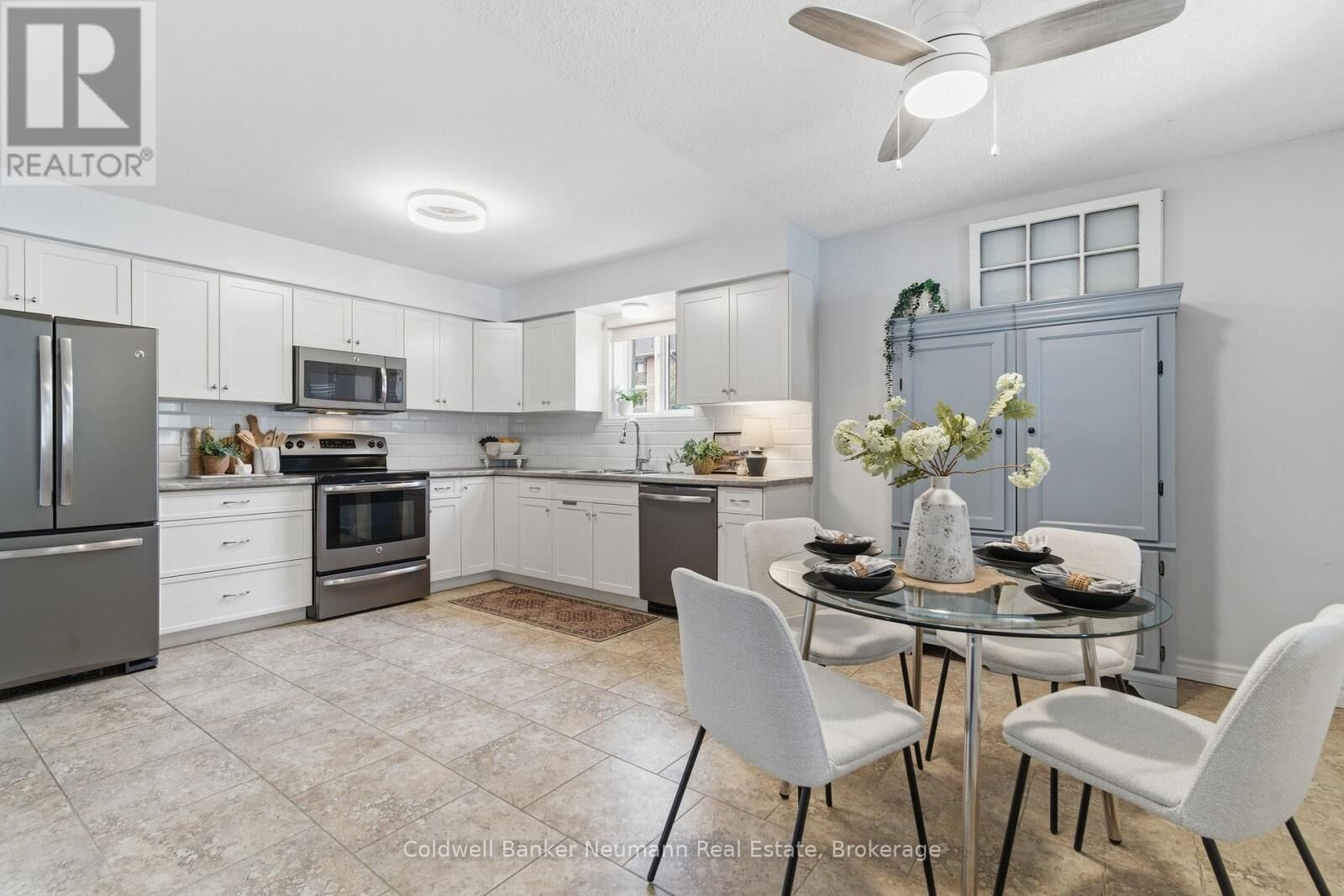 Property Photo:  440 Durham Street West 102  ON N0G 2L1 