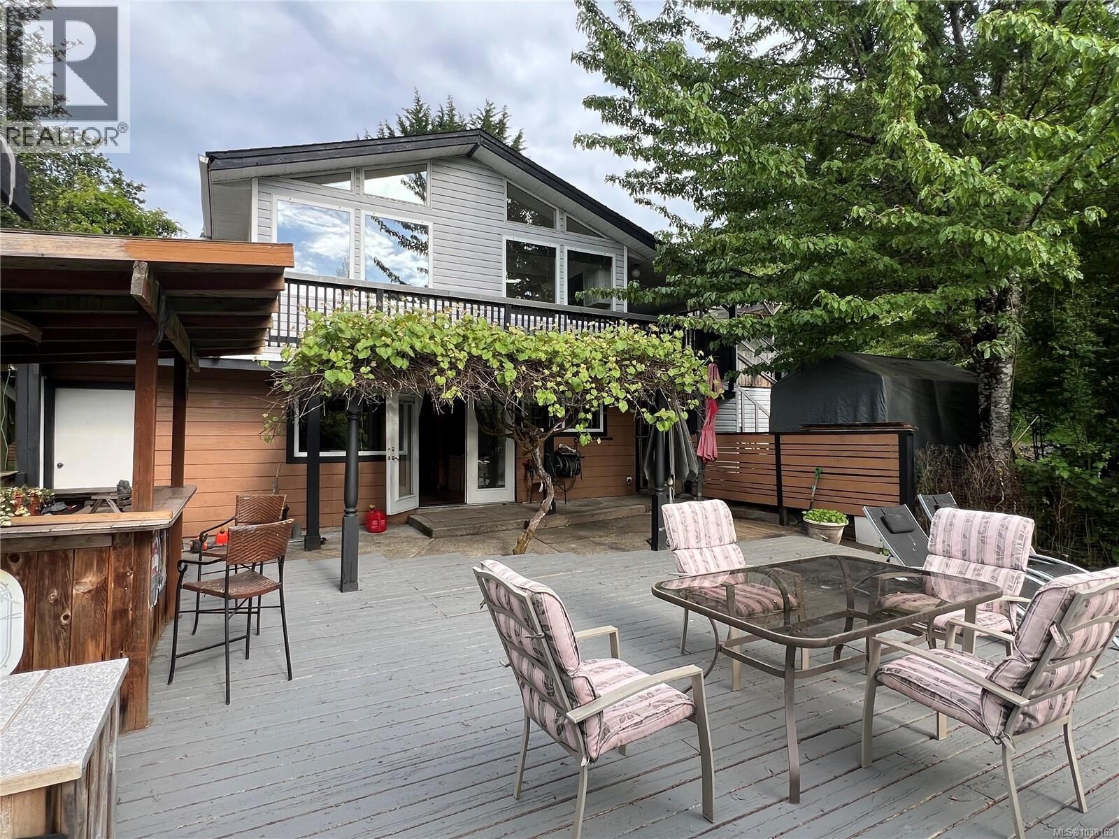Property Photo:  9146 West Saanich Road  BC V8L 5T4 