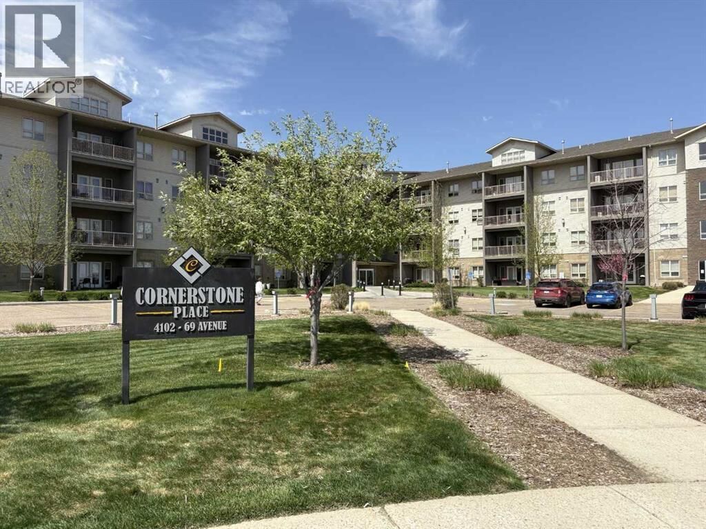 Property Photo:  4102 69 Avenue  AB T9V 7K5 
