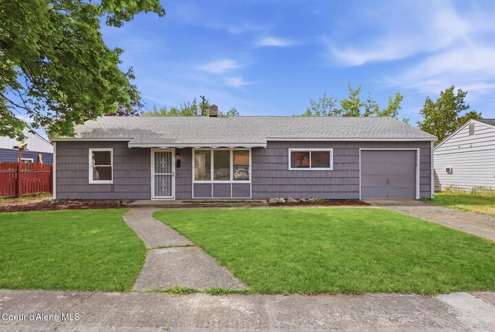 Property Photo: 5123 W Hoffman Pl WA 99205