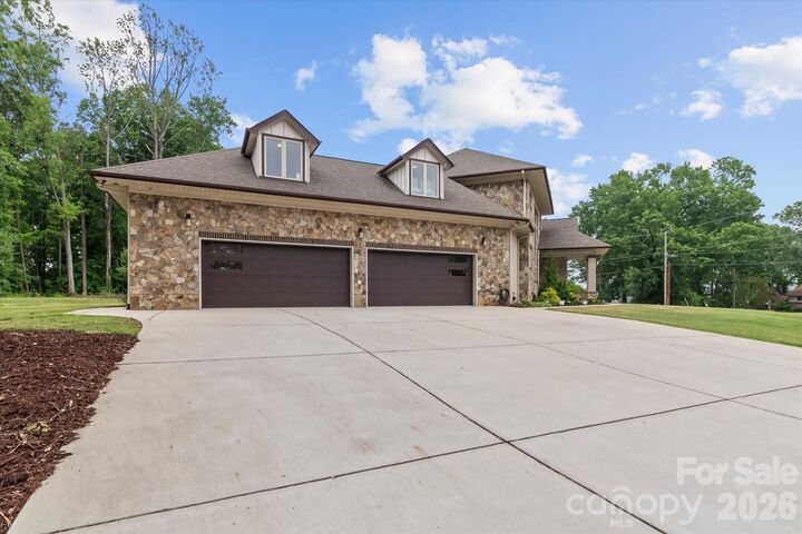 Property Photo:  9355 Legrand Drive  NC 28682 