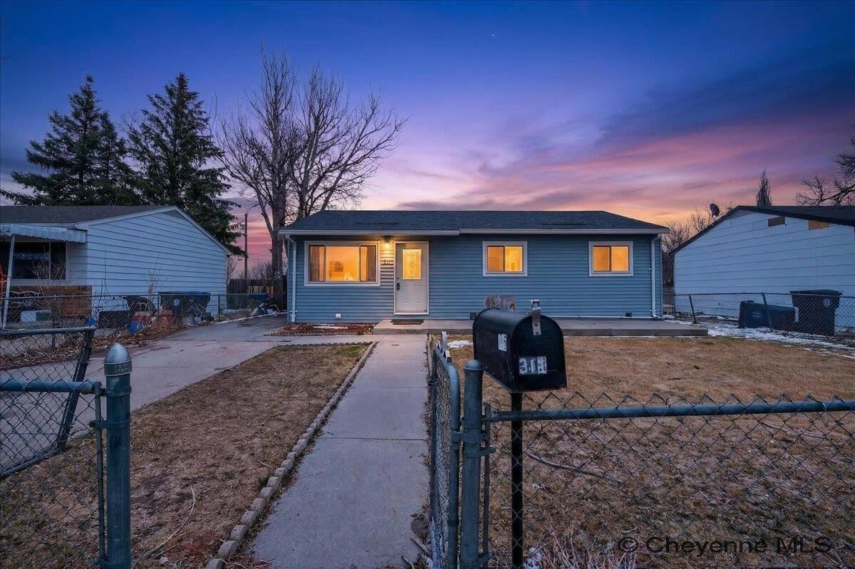 Property Photo: 315 Cribbon Ave WY 82007