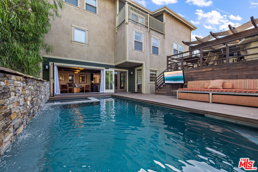 Property Photo:  11940 Westminster Ave  CA 90066 