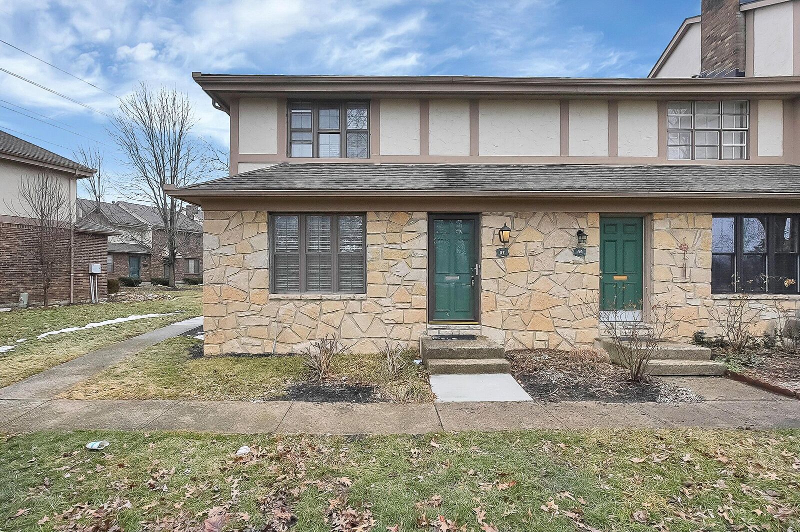 Property Photo: 97 Stornoway W Drive OH 43213
