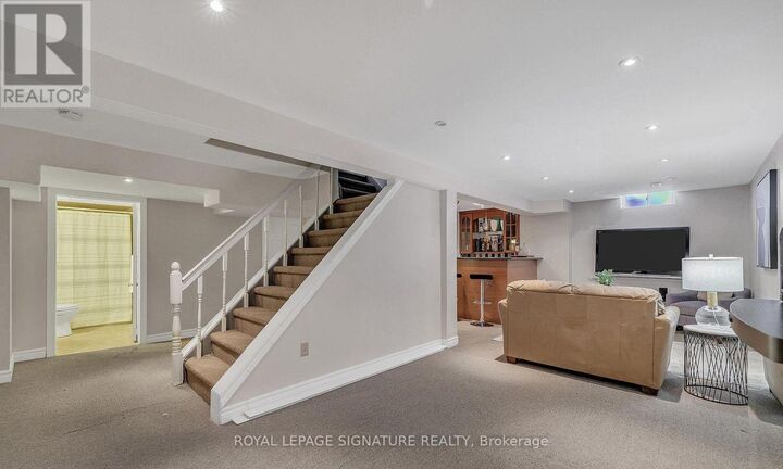 Property Photo:  3390 Columbine Crescent Bsmt  ON L5N 6A9 