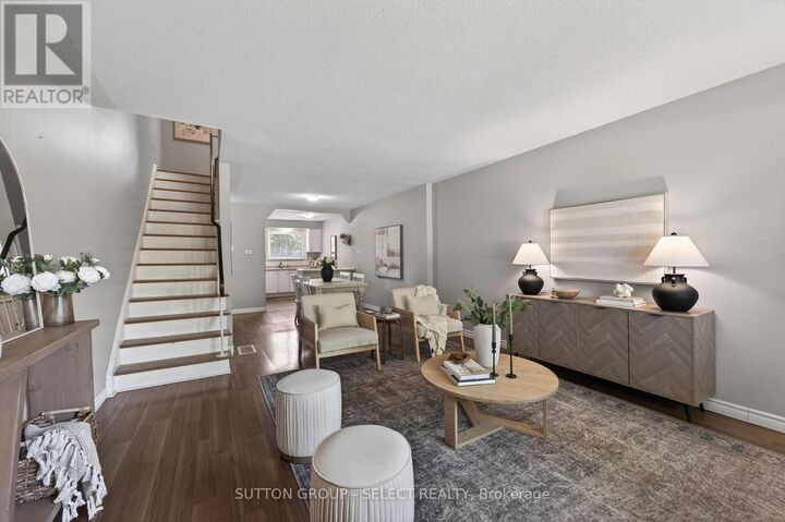 Property Photo:  884 Notre Dame Drive 7  ON N6J 3C4 