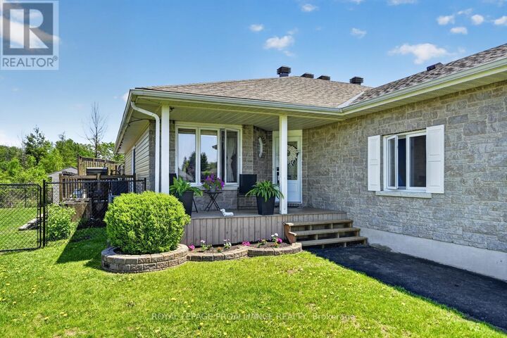 Property Photo:  5500 Meadowbrook Drive  ON K0E 1K0 