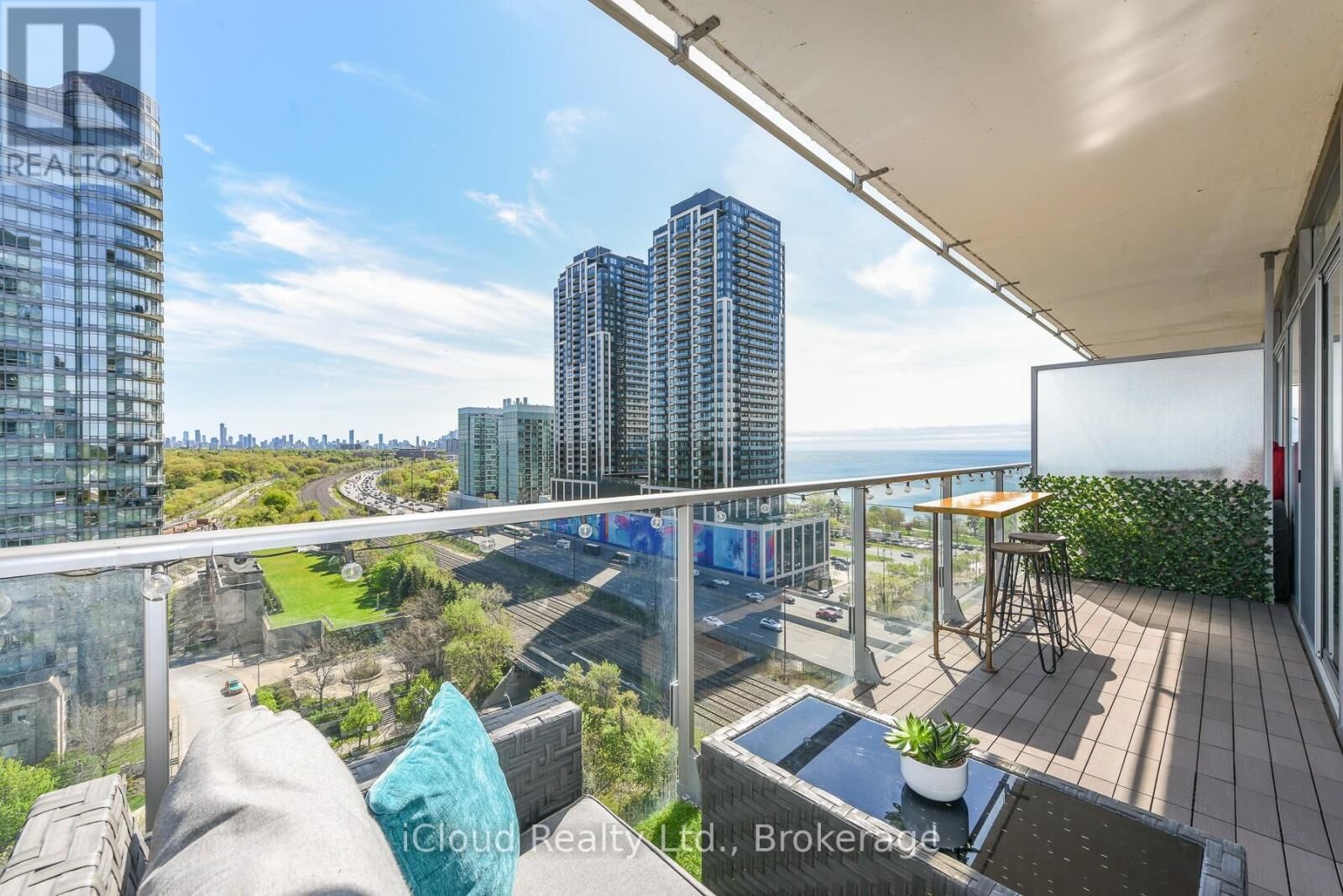 Property Photo:  103 The Queensway 1303  ON M6S 5B3 