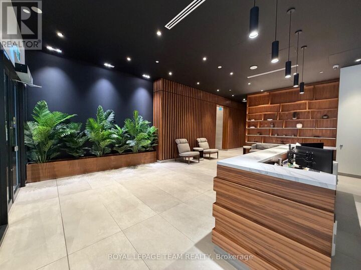 Property Photo:  340 Queen Street 2402  ON K1R 0G1 